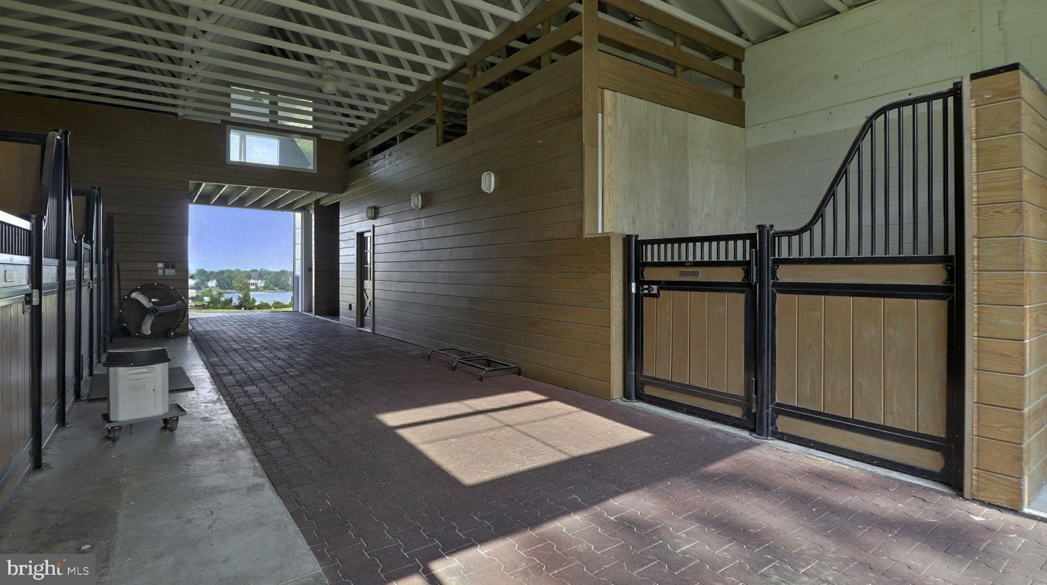 11305 Riverview Road Fort Washington, MD 20744 - Photo 5 of 59 a view of entryway
