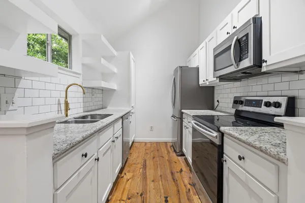 $3,200 | 1616 Kipling Street, Unit C, Houston, TX 77006