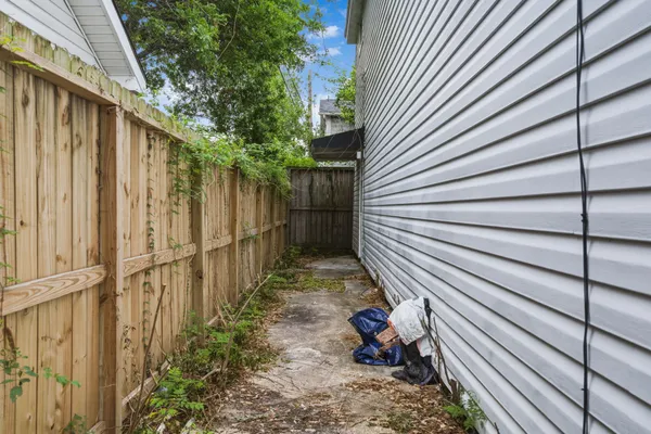 $3,200 | 1616 Kipling Street, Unit C, Houston, TX 77006