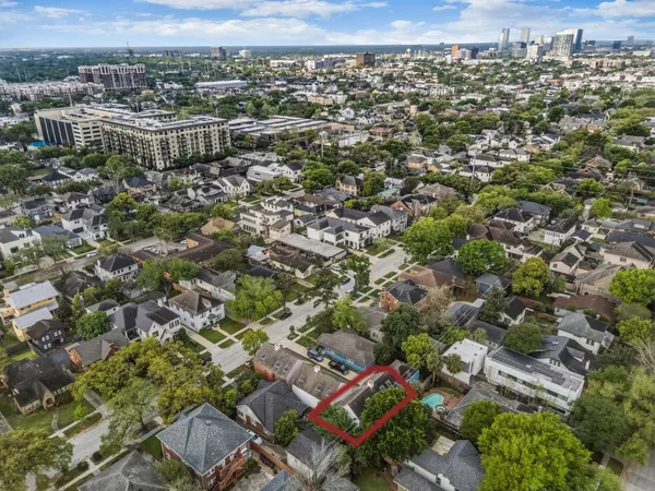 $3,200 | 1616 Kipling Street, Unit C, Houston, TX 77006