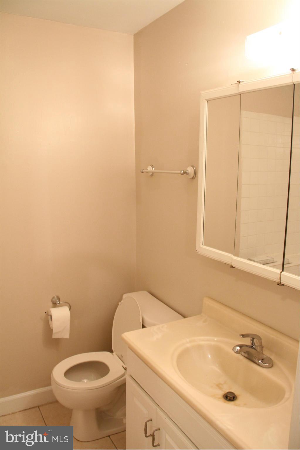 720 11th Street Northeast, Unit 1/2 Washington, DC 20002 - Photo 6 of 10 Bath