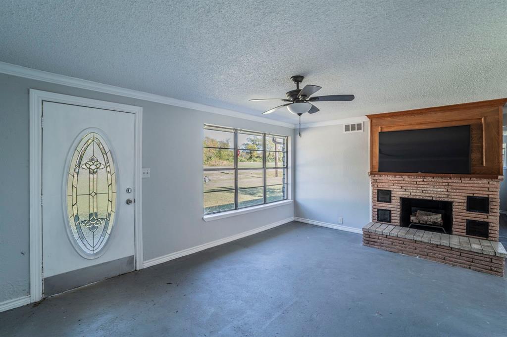 405 West 3rd Street Anna, TX 75409 - Photo 3 of 25