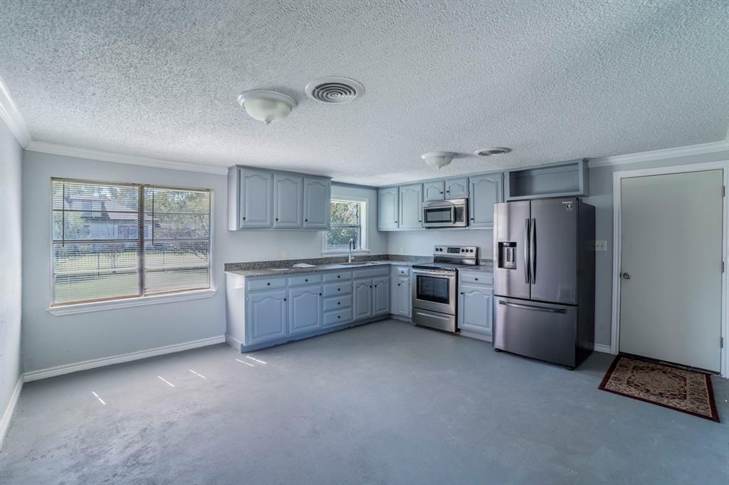 405 West 3rd Street Anna, TX 75409 - Photo 9 of 25