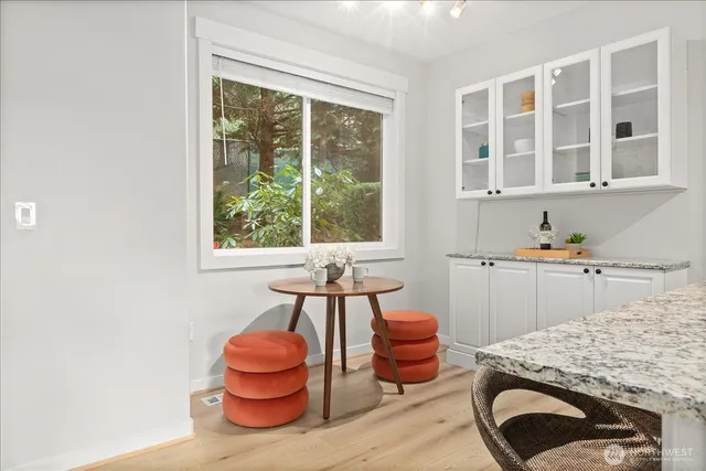 $815,000 | 23300 Southeast Black Nugget Road, Unit D3, Issaquah, WA 98029