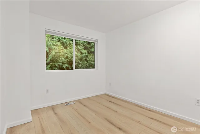 $815,000 | 23300 Southeast Black Nugget Road, Unit D3, Issaquah, WA 98029