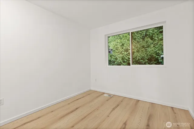 $815,000 | 23300 Southeast Black Nugget Road, Unit D3, Issaquah, WA 98029