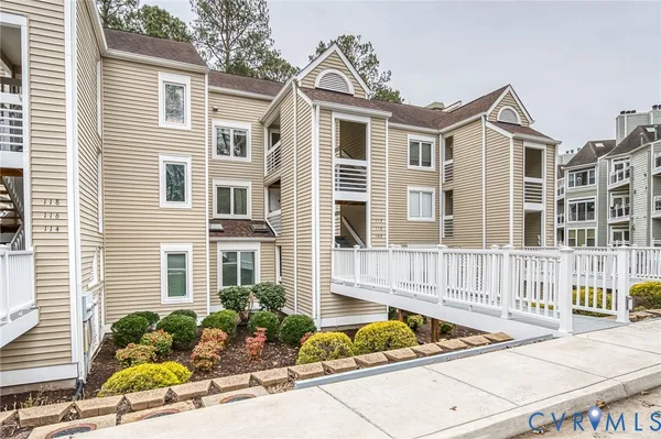 $320,000 | 112 Water Pointe Court, Midlothian, VA 23112