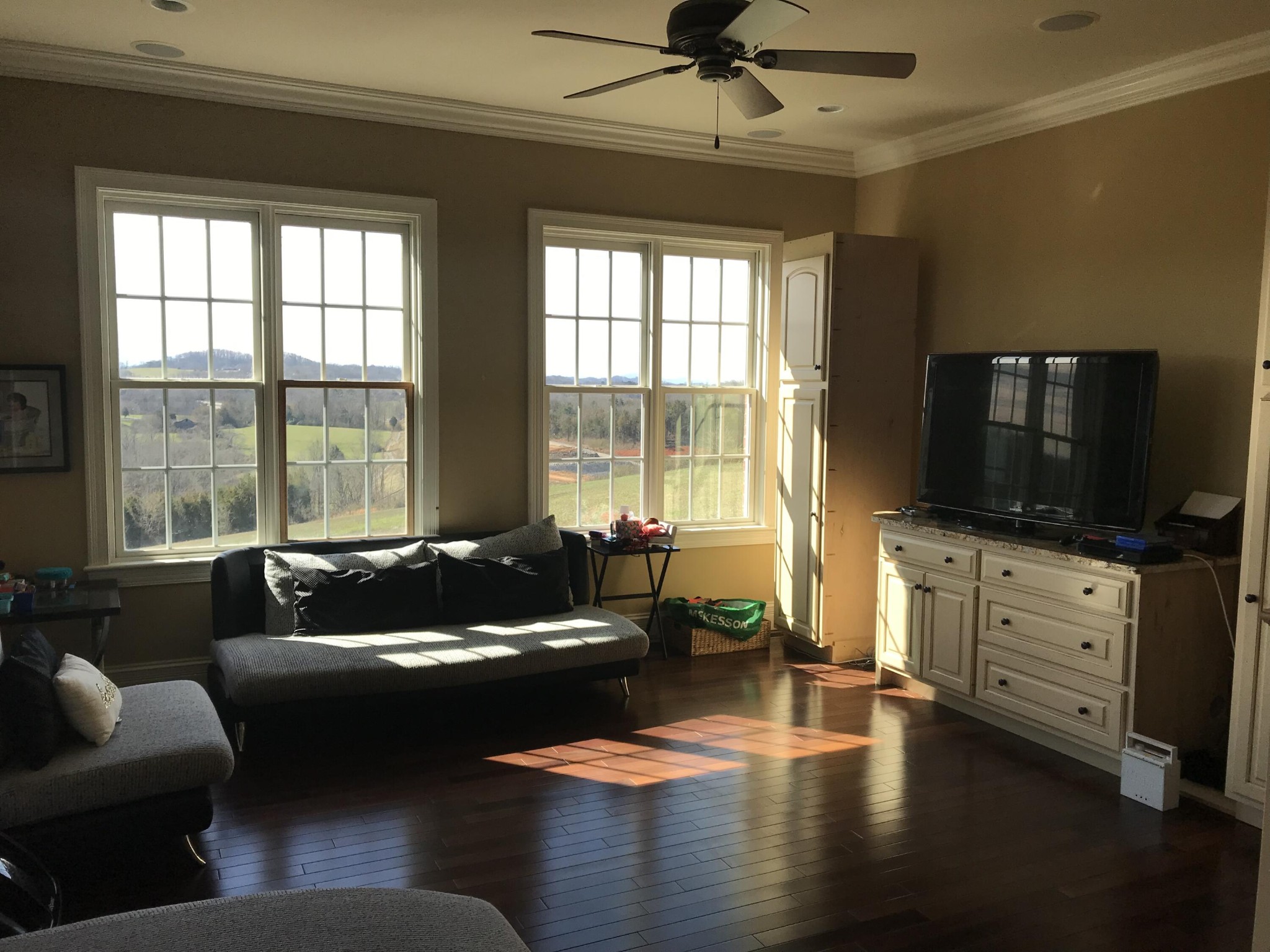 1951 Hindley Road Morristown, TN 37813 - Photo 14 of 26 a living room with furniture and a flat screen tv