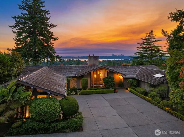 $4,950,000 | 9501 Northeast 13th Street, Clyde Hill, WA 98004