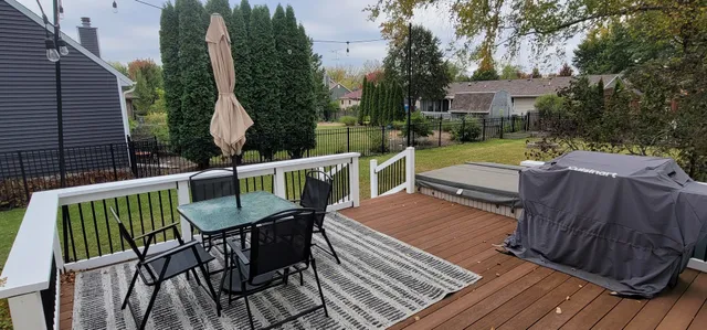 $385,000 | 700 Susan Street, Sycamore, IL 60178