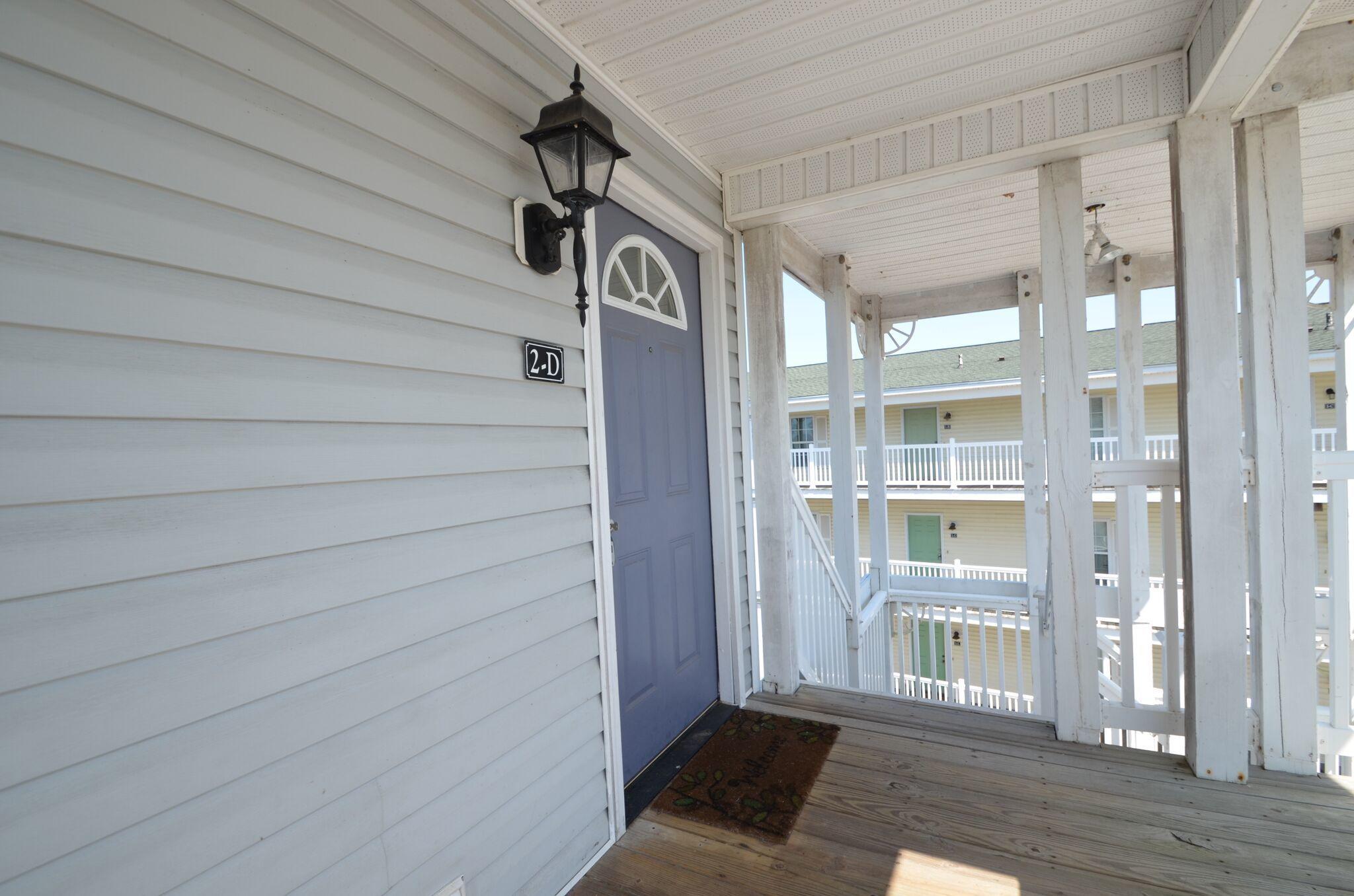 2262 Folly Road, Unit 2D Charleston, SC 29412 - Photo 2 of 13 2262 Folly 2-D