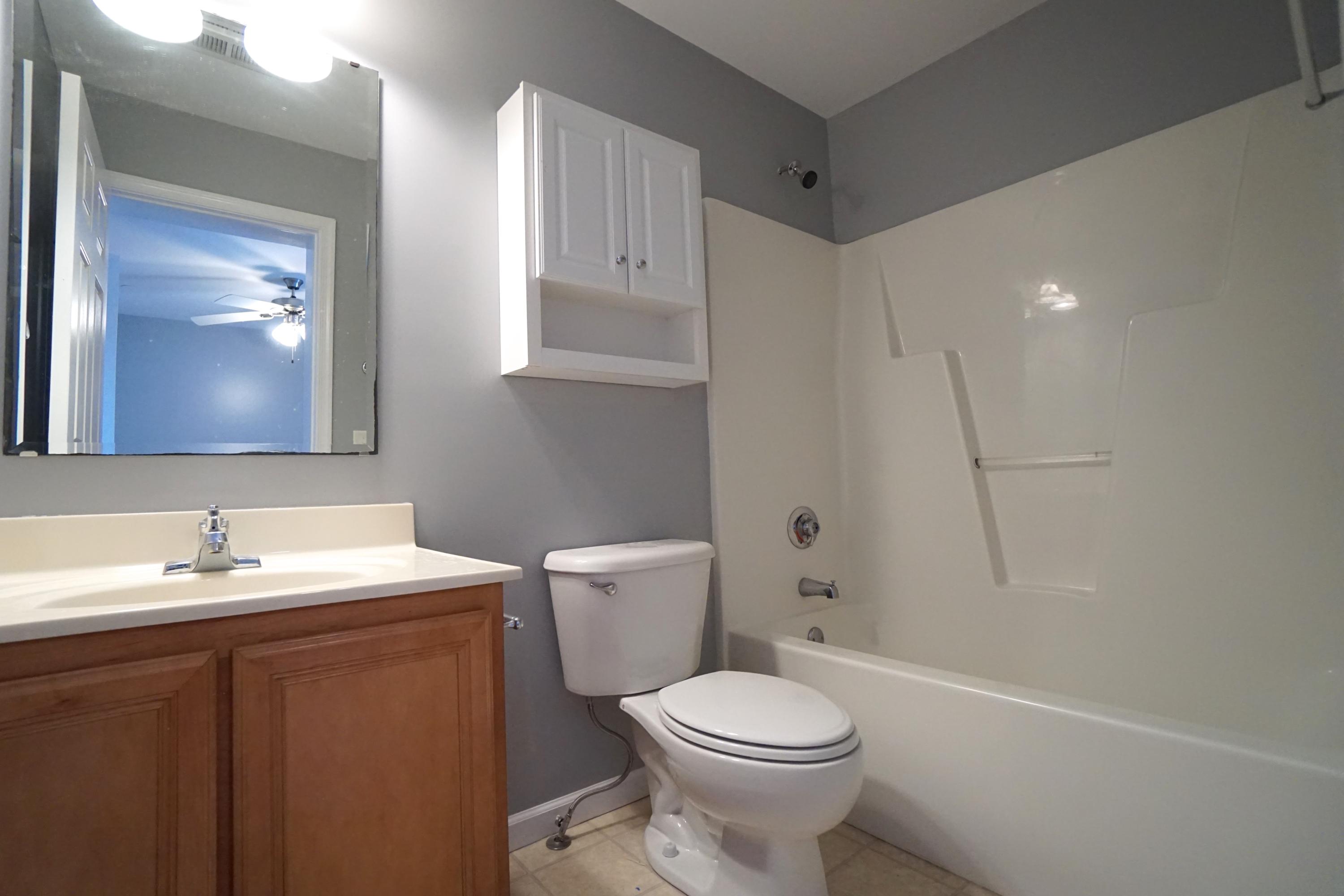 2262 Folly Road, Unit 2D Charleston, SC 29412 - Photo 12 of 13 Full Bathroom2