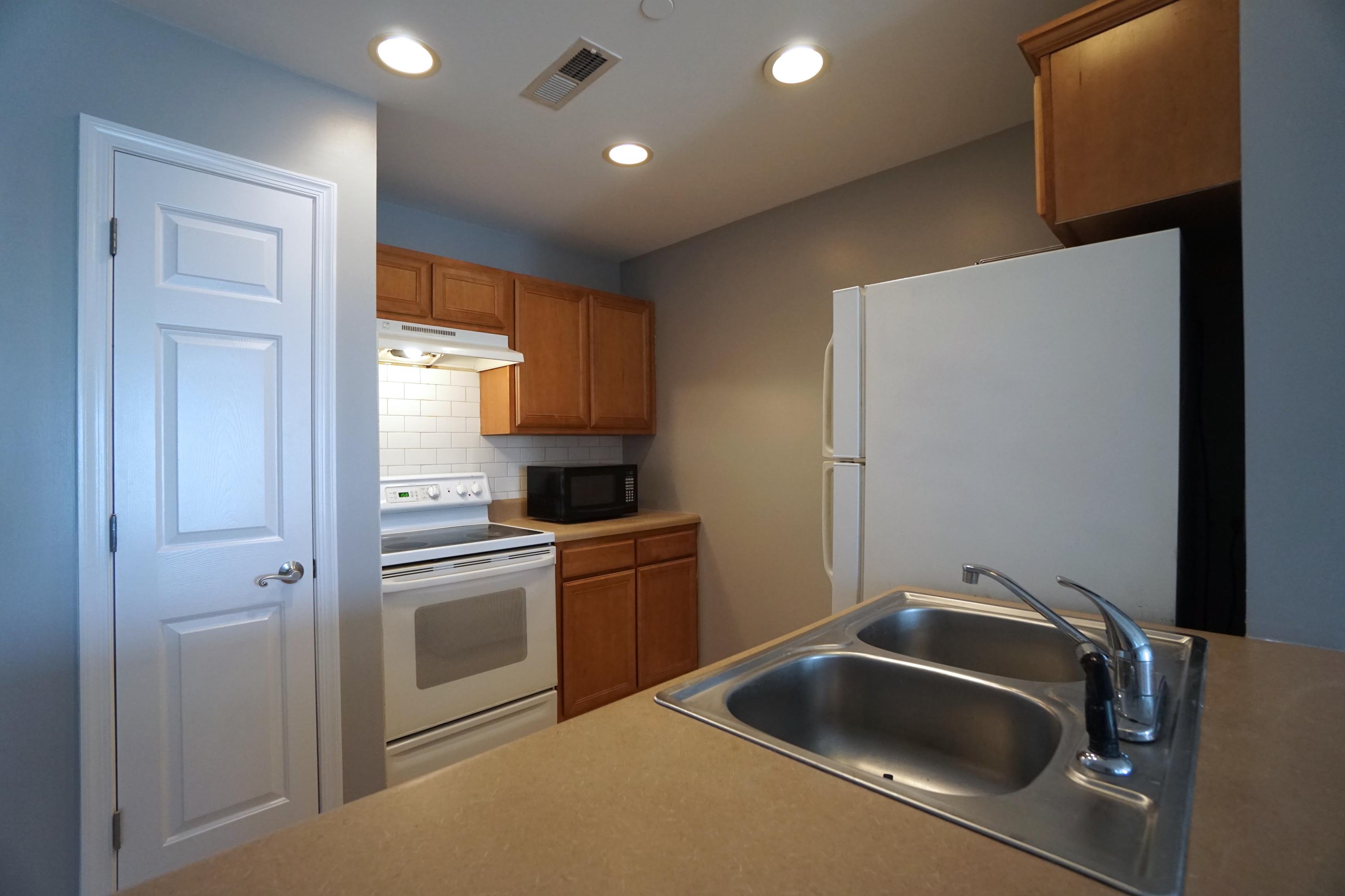 2262 Folly Road, Unit 2D Charleston, SC 29412 - Photo 6 of 13 Kitchen