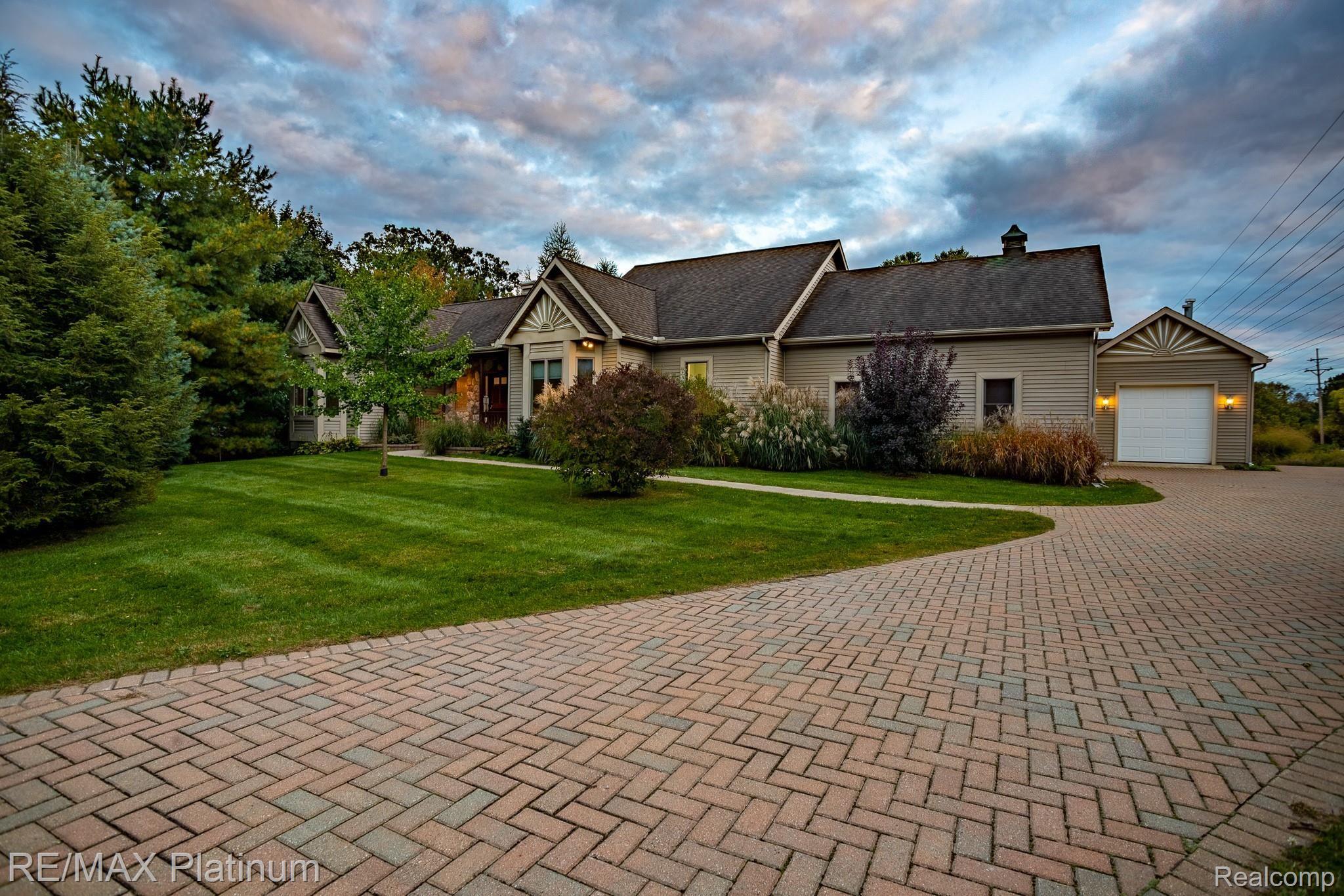 4871 Pratt Road Ann Arbor, MI 48103 - Photo 2 of 67 IMG_7228-HDR.jpg