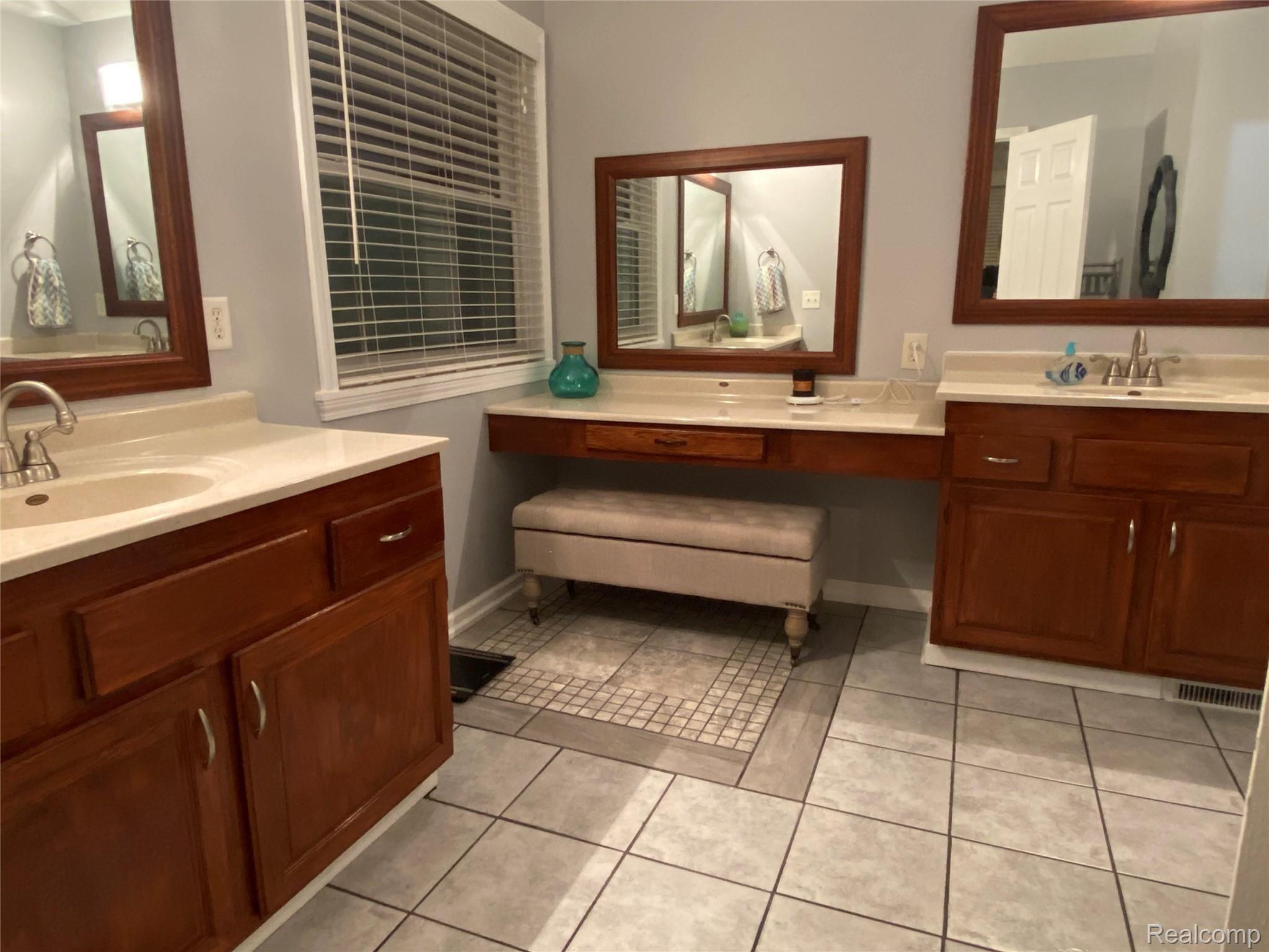 4286 Springwood Fenton, MI 48430 - Photo 25 of 40 IMG_7751.jpeg