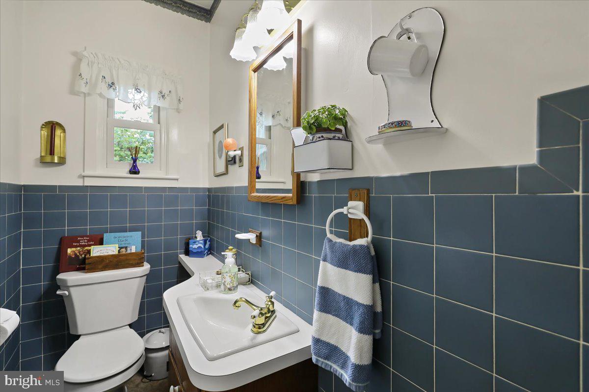 103 South Hazel Street Manheim, PA 17545 - Photo 12 of 47 Powder Room