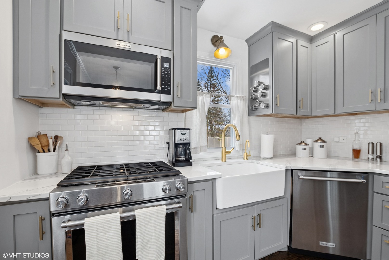 16932 Riverside Drive Tinley Park, IL 60477 - Photo 10 of 28