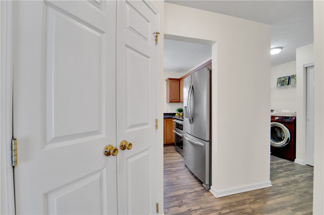 221 Leicestershire Road Irondequoit, NY 14621 - Photo 17 of 36