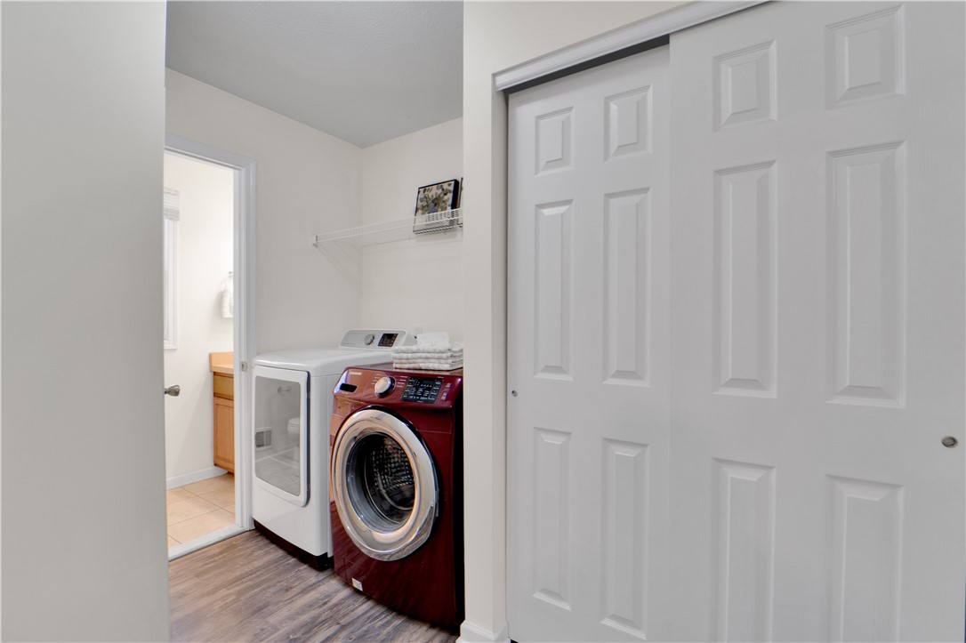 221 Leicestershire Road Irondequoit, NY 14621 - Photo 18 of 36