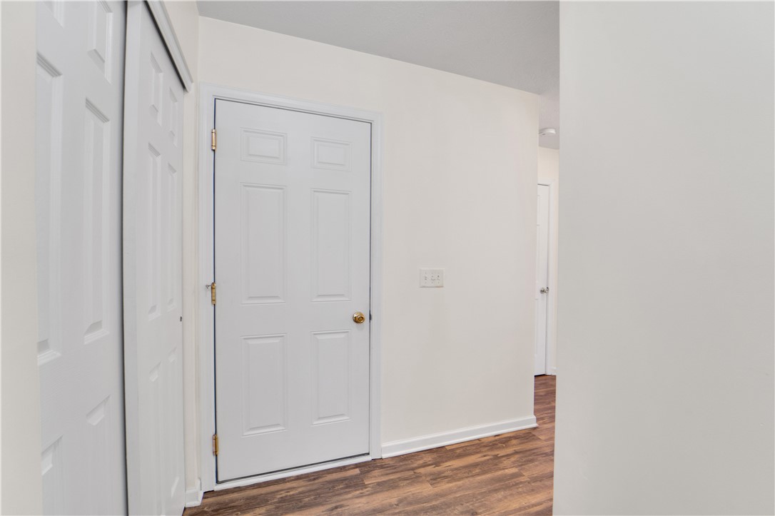 221 Leicestershire Road Irondequoit, NY 14621 - Photo 19 of 36