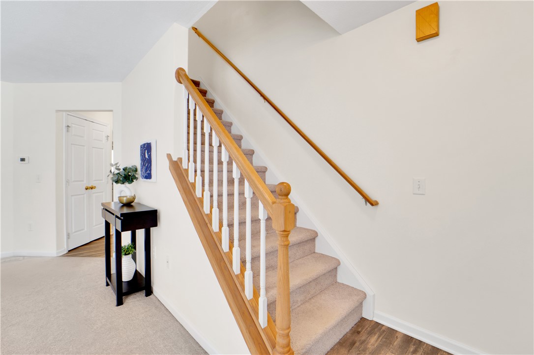 221 Leicestershire Road Irondequoit, NY 14621 - Photo 20 of 36