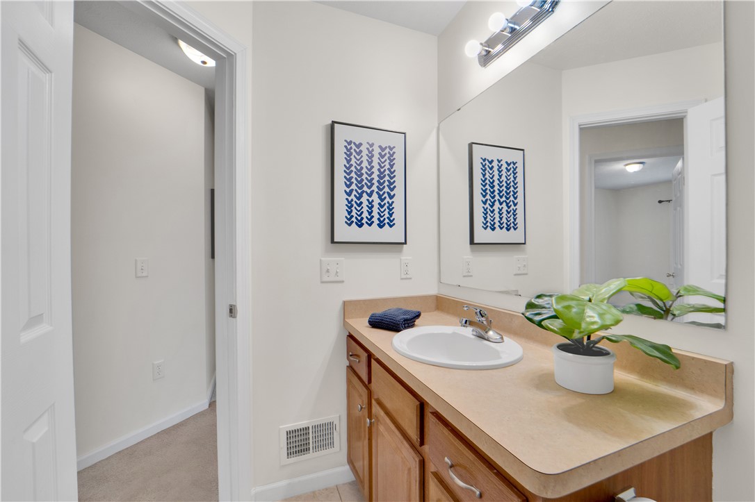 221 Leicestershire Road Irondequoit, NY 14621 - Photo 23 of 36