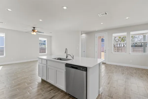 $2,100 | 205 Riverhill Drive, Georgetown, TX 78628