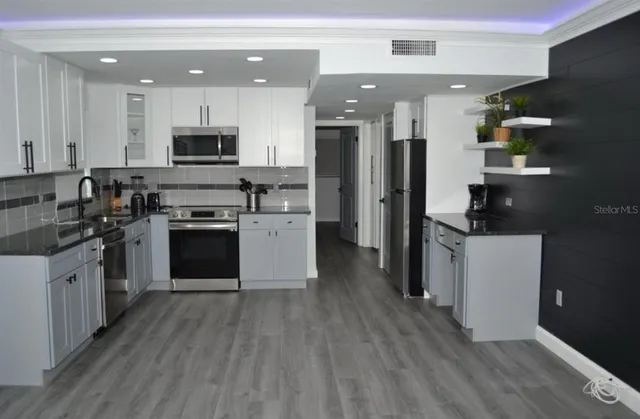 $2,250 | 3675 Gulf Boulevard, Unit 4, St. Pete Beach, FL 33706