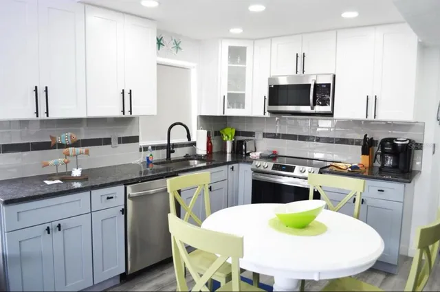 $2,250 | 3675 Gulf Boulevard, Unit 4, St. Pete Beach, FL 33706