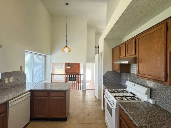 $1,900 | 4906 Kleinmeadow Court, Houston, TX 77066