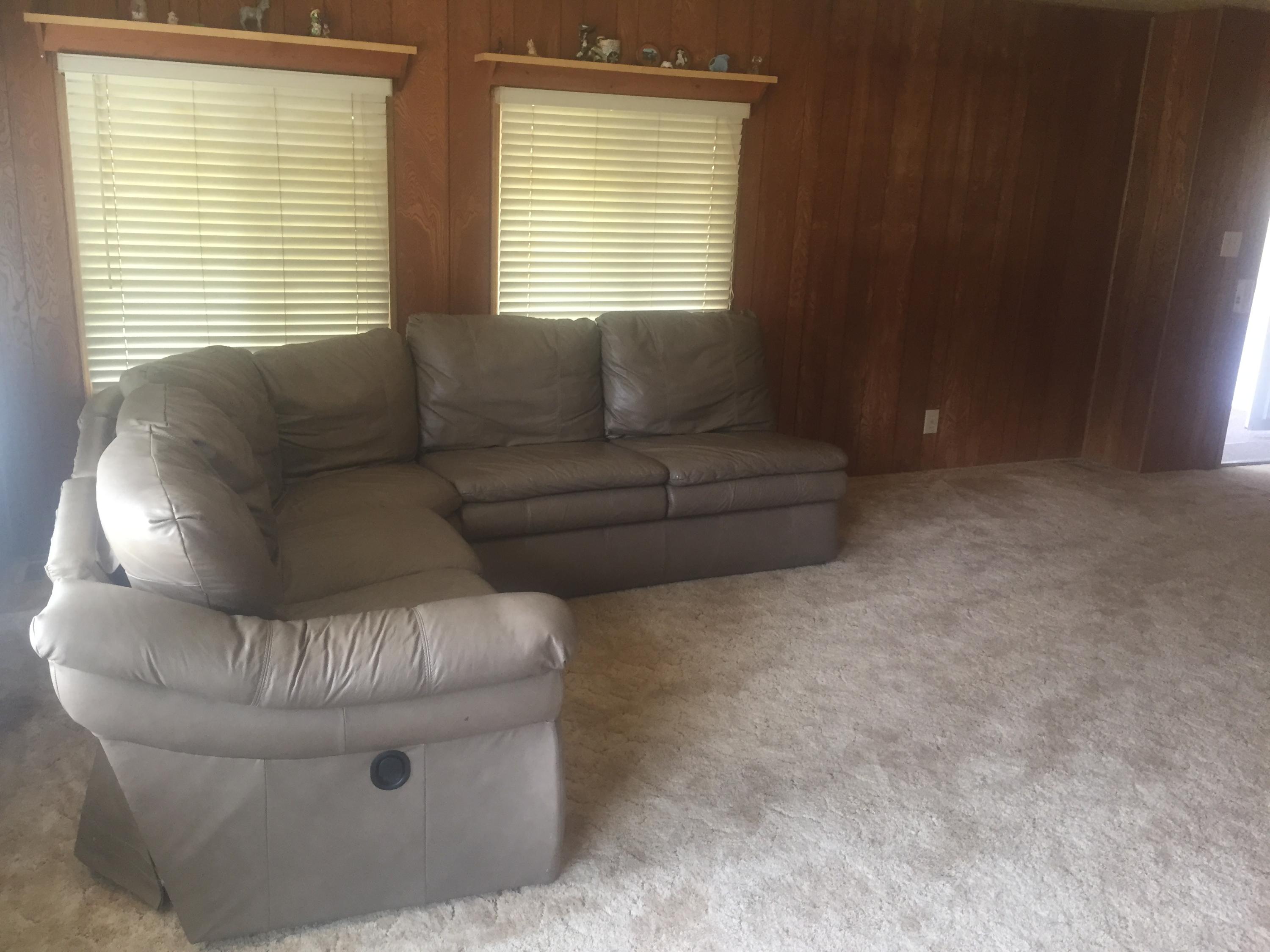 19997 Loop Street Anderson, CA 96007 - Photo 13 of 28 Living room