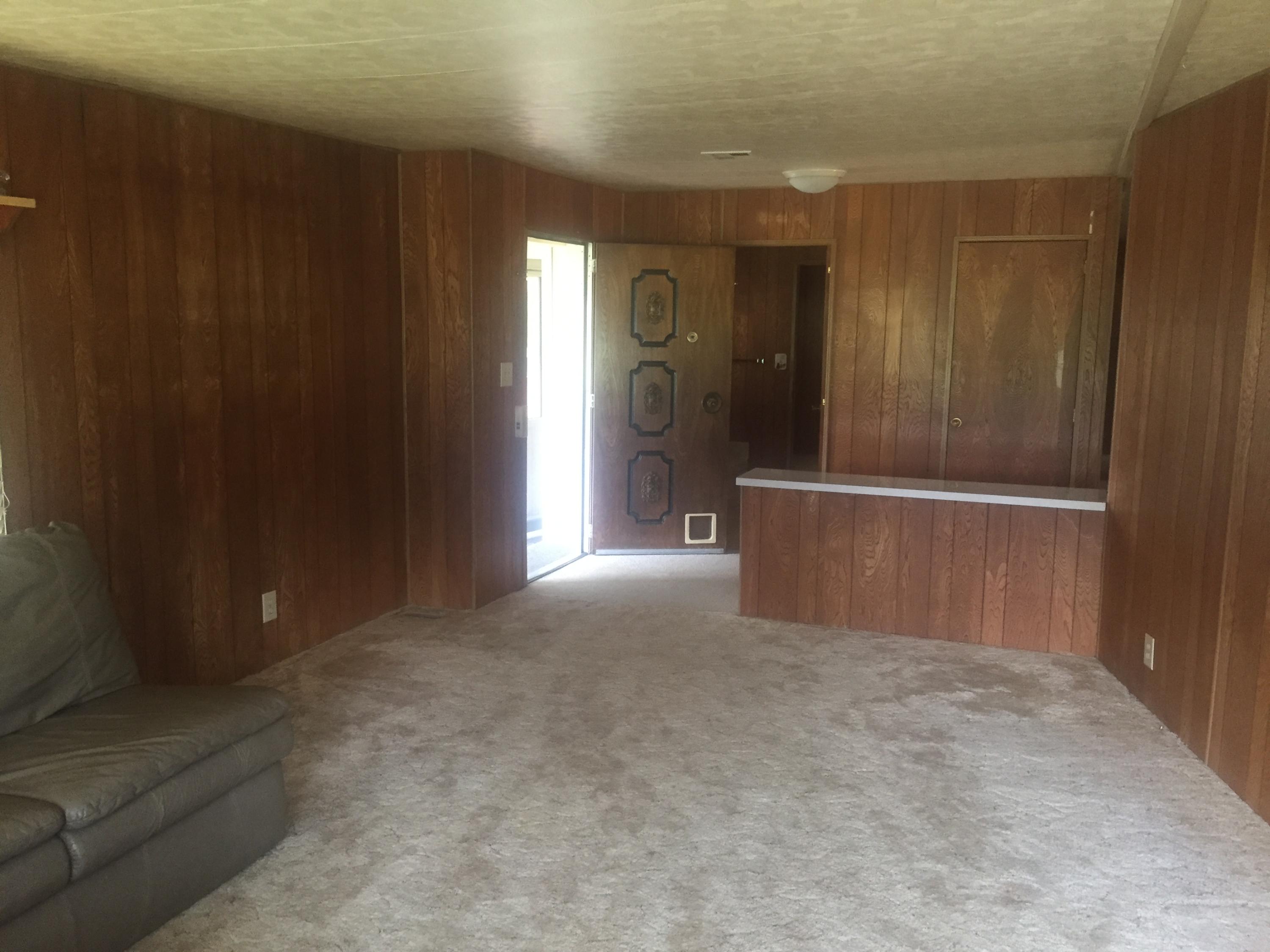 19997 Loop Street Anderson, CA 96007 - Photo 14 of 28 Living & entry