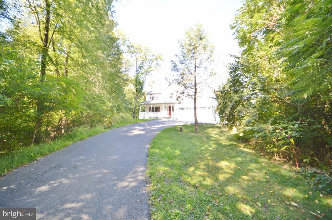 1048 Rife Run Road Manheim, PA 17545 - Photo 3 of 22