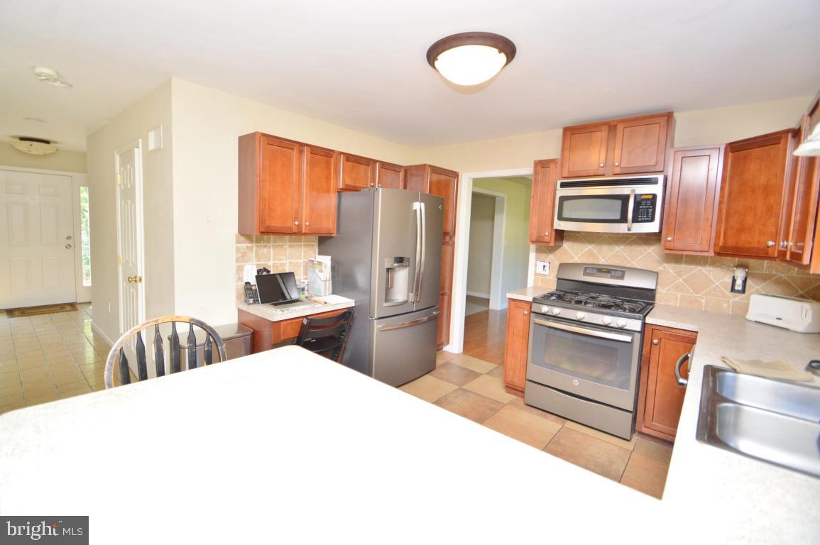 1048 Rife Run Road Manheim, PA 17545 - Photo 5 of 22