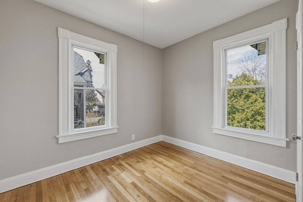 207-209 White Street Springfield, MA 01108 - Photo 23 of 35