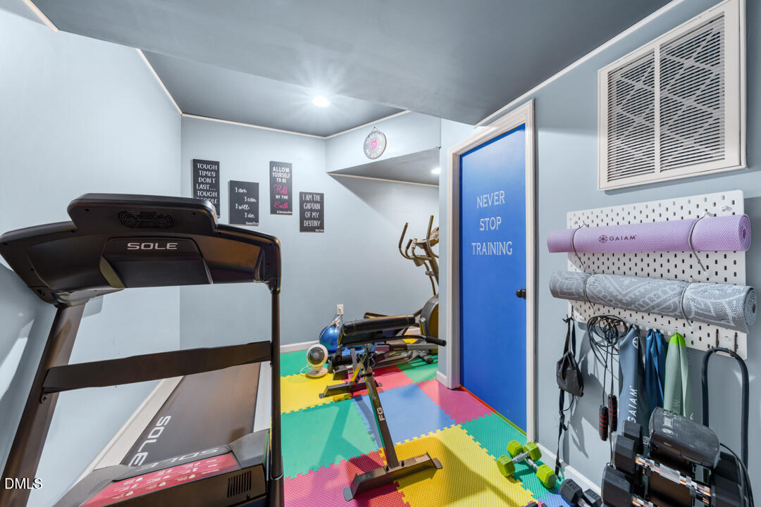 2811 Reynolda Circle Durham, NC 27712 - Photo 37 of 59 DSC08851