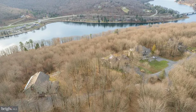 a view of residential houses with outdoor space