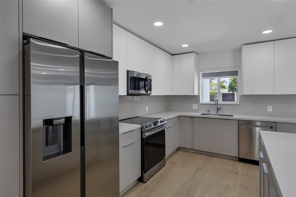 3231 Northeast 27th Terrace Lighthouse Point, FL 33064 - Photo 11 of 41