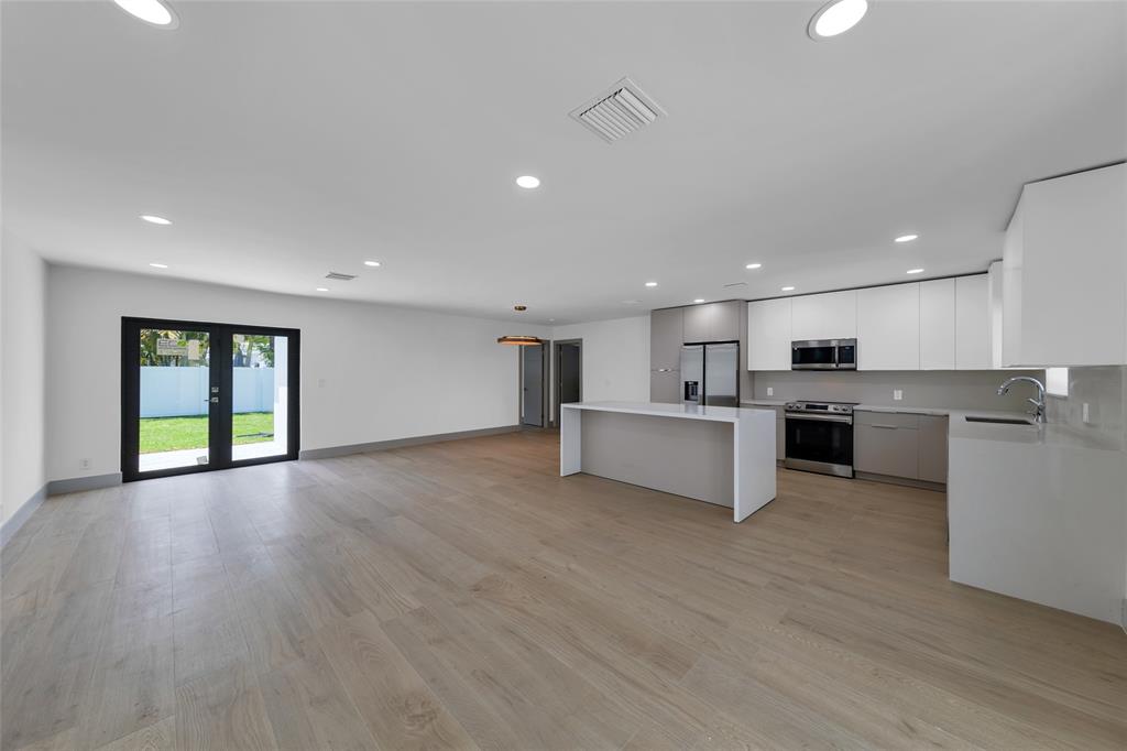 3231 Northeast 27th Terrace Lighthouse Point, FL 33064 - Photo 24 of 41