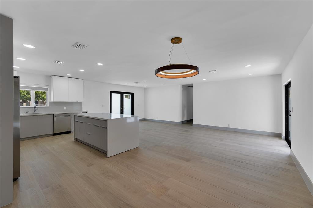 3231 Northeast 27th Terrace Lighthouse Point, FL 33064 - Photo 4 of 41