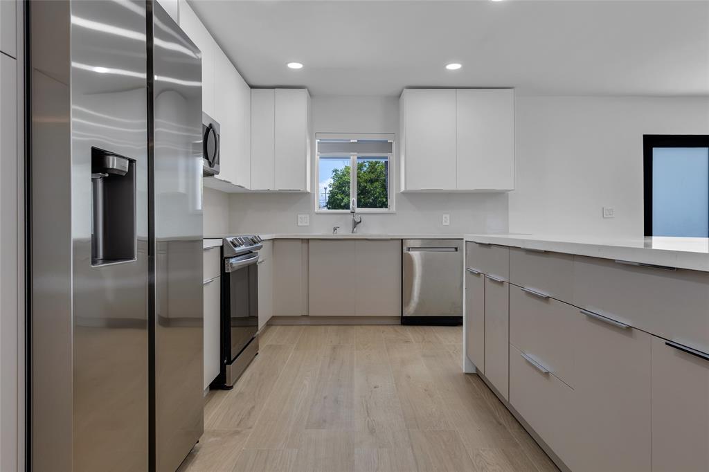 3231 Northeast 27th Terrace Lighthouse Point, FL 33064 - Photo 10 of 41