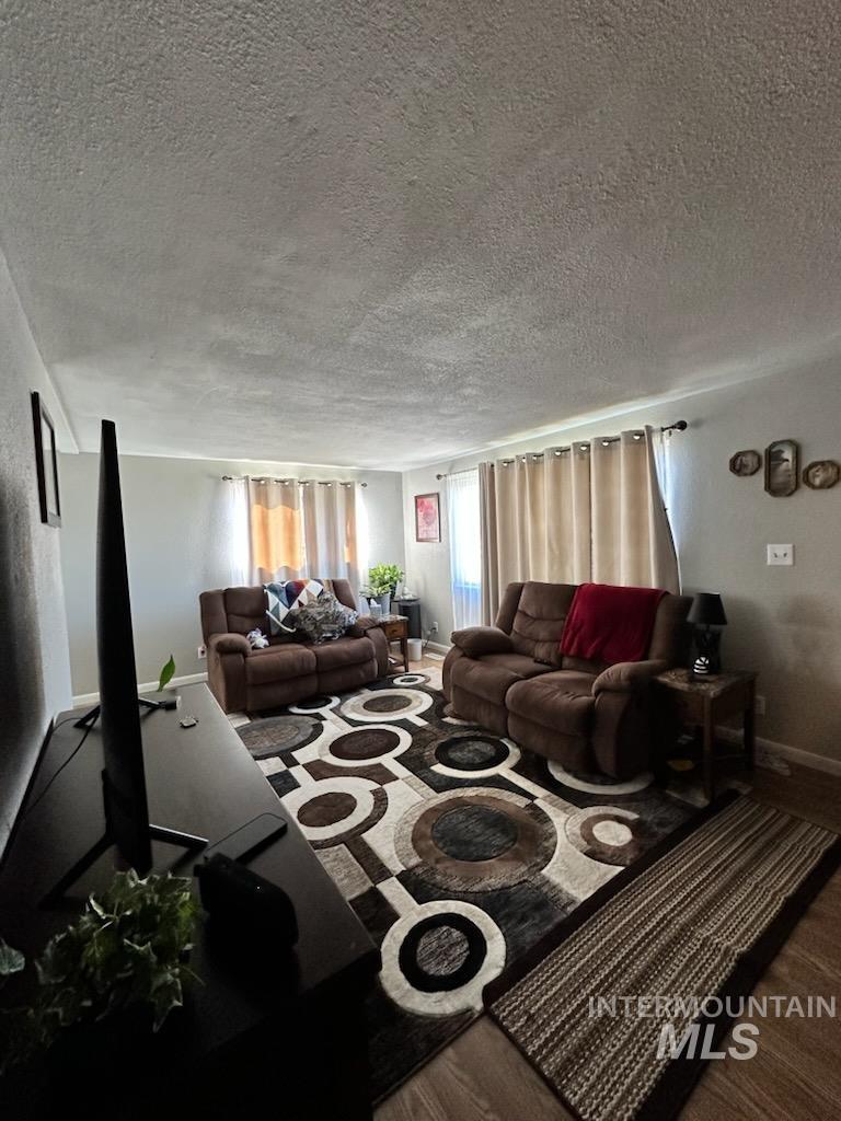 2050 Kings Row Heyburn, ID 83336 - Photo 3 of 12