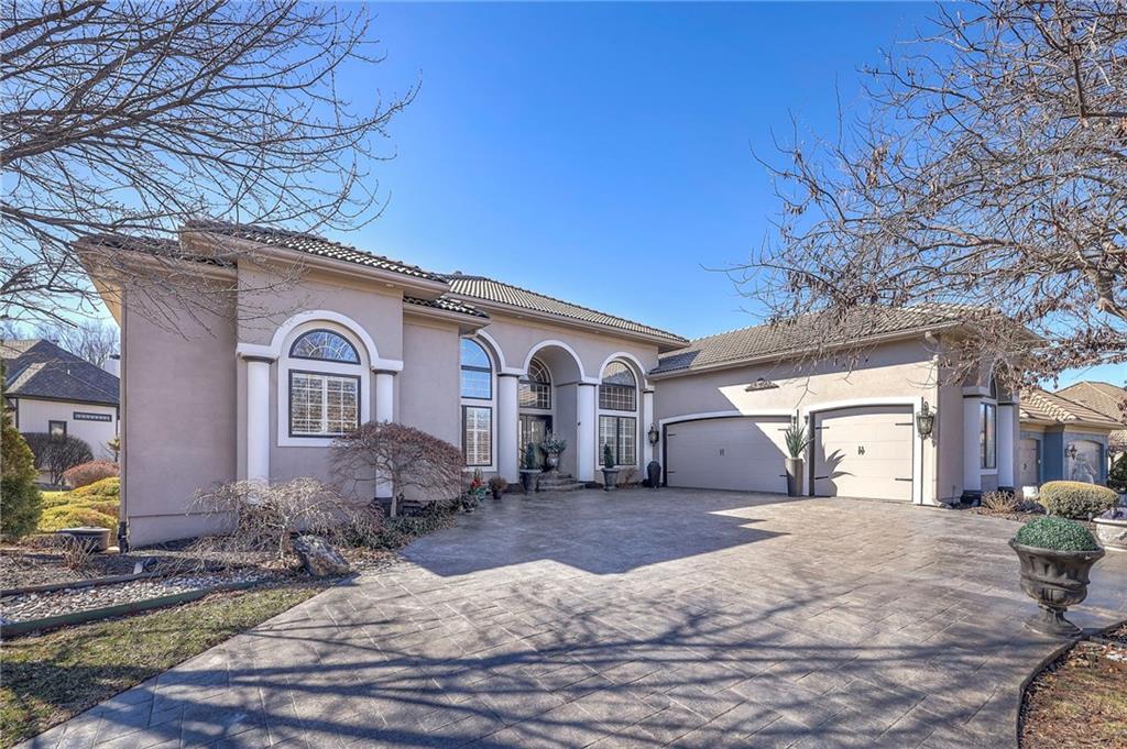 9002 Pine Street Lenexa, KS 66220 - Photo 2 of 90