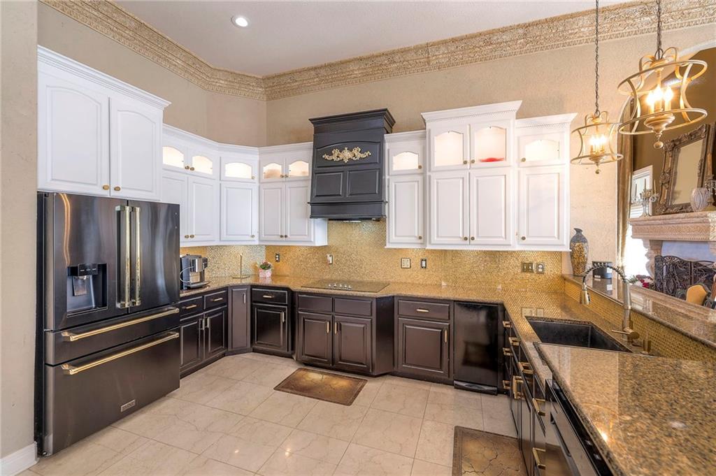 9002 Pine Street Lenexa, KS 66220 - Photo 32 of 90