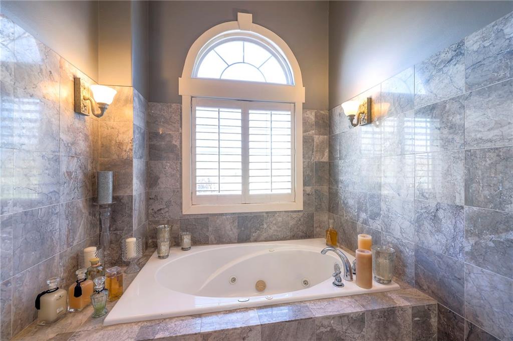 9002 Pine Street Lenexa, KS 66220 - Photo 49 of 90