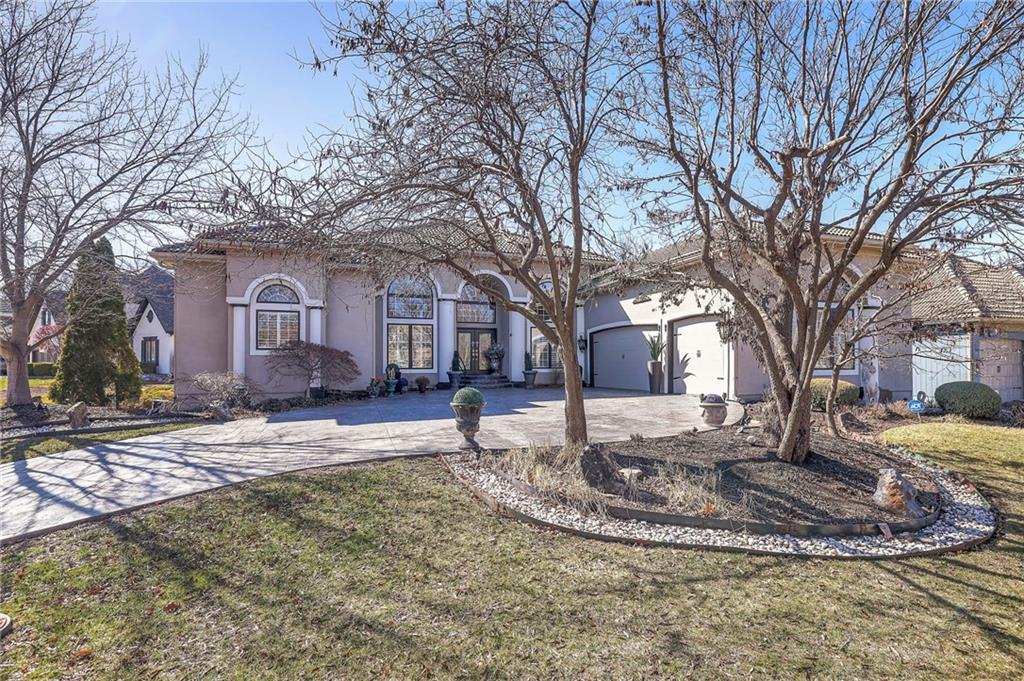 9002 Pine Street Lenexa, KS 66220 - Photo 5 of 90