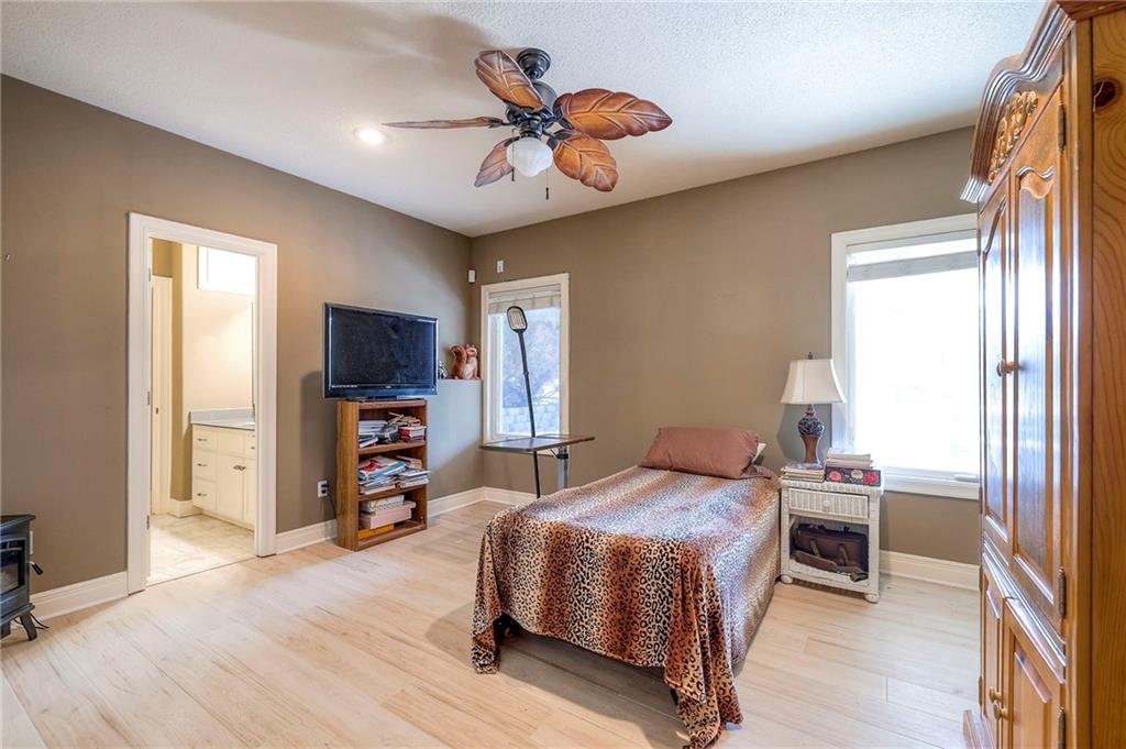 9002 Pine Street Lenexa, KS 66220 - Photo 63 of 90