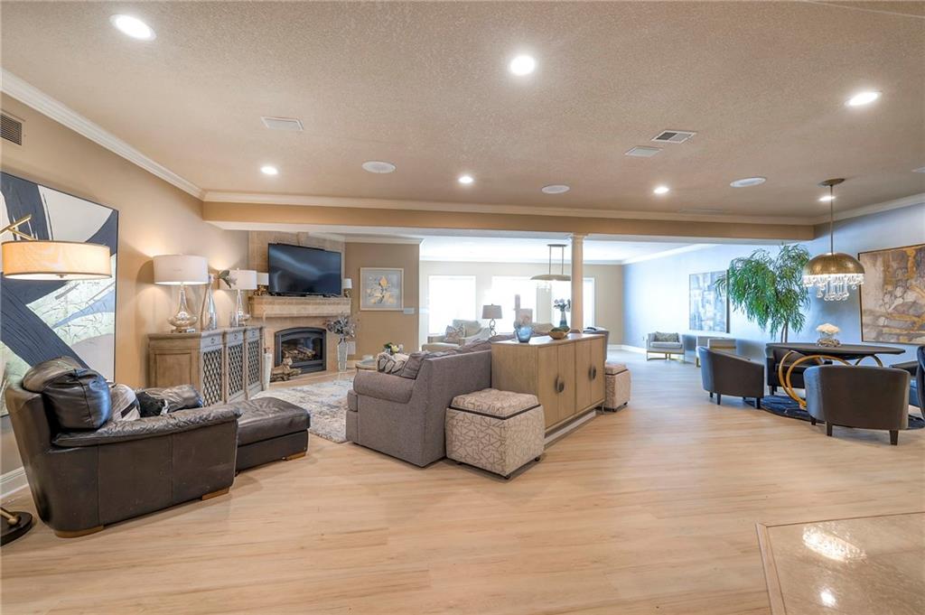 9002 Pine Street Lenexa, KS 66220 - Photo 72 of 90