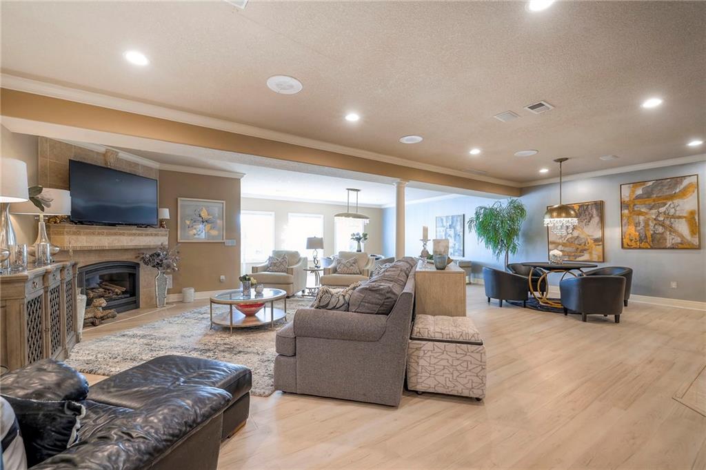 9002 Pine Street Lenexa, KS 66220 - Photo 75 of 90