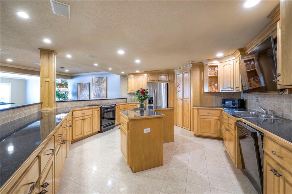 9002 Pine Street Lenexa, KS 66220 - Photo 82 of 90